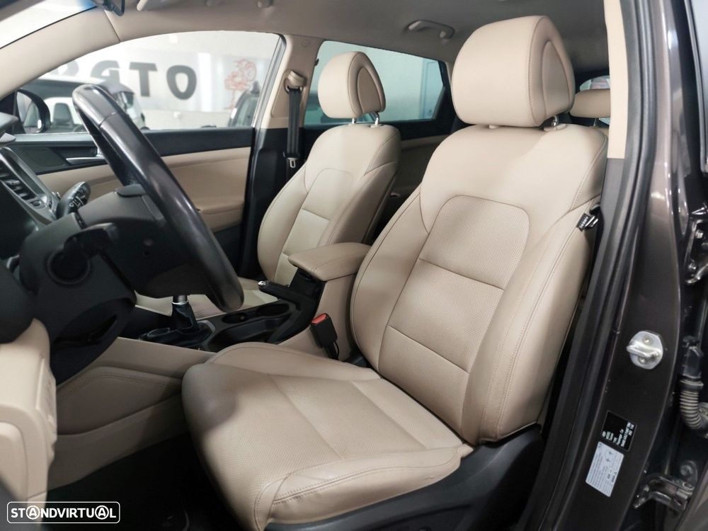 Hyundai Tucson 1.7 CRDi Executive - 11