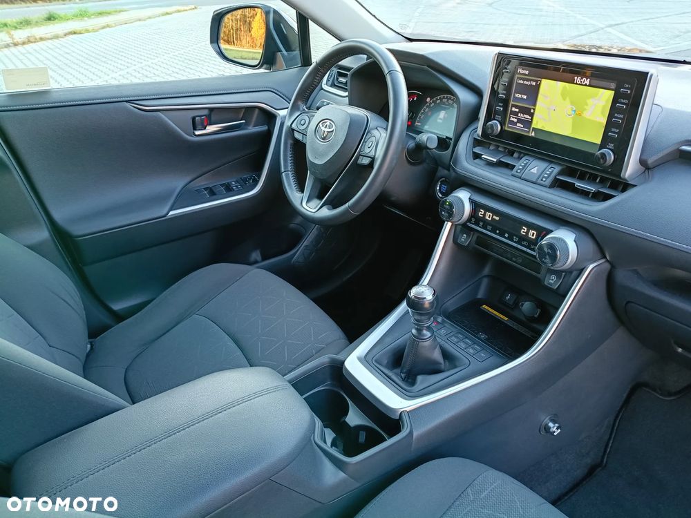 Toyota RAV4 - 10