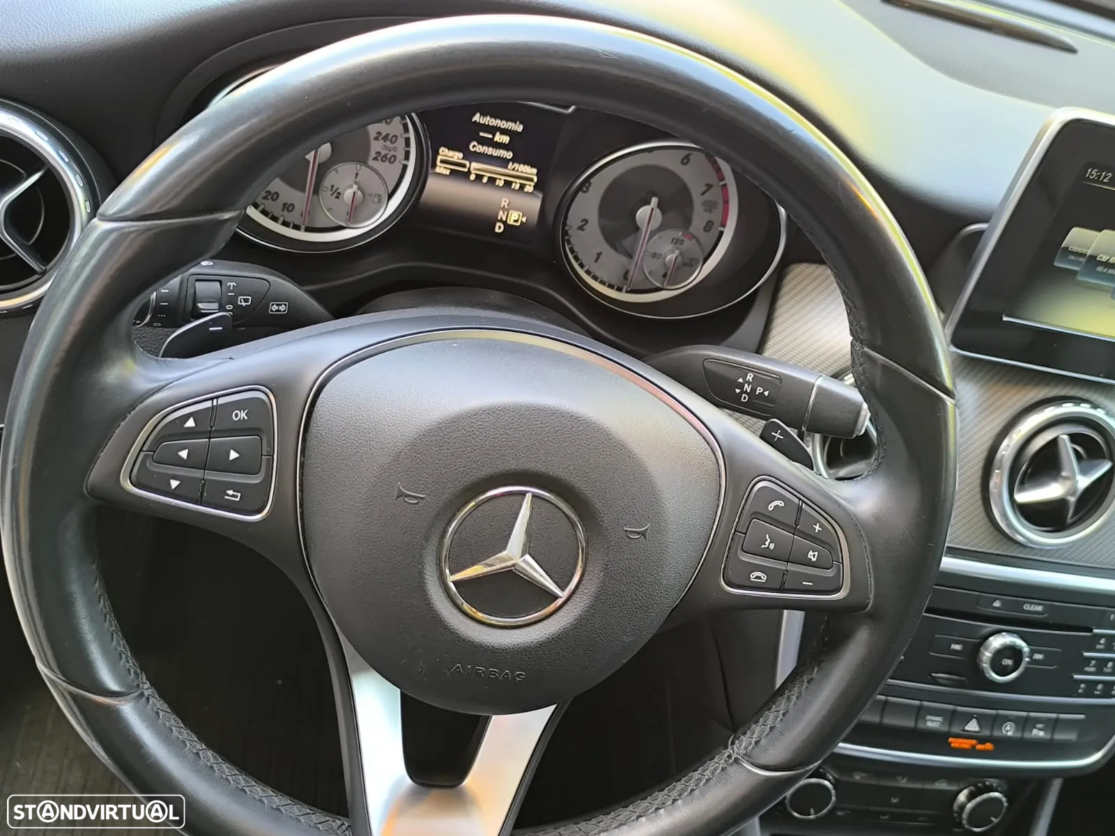 Mercedes-Benz GLA 180 7G-DCT UrbanStyle Edition - 11