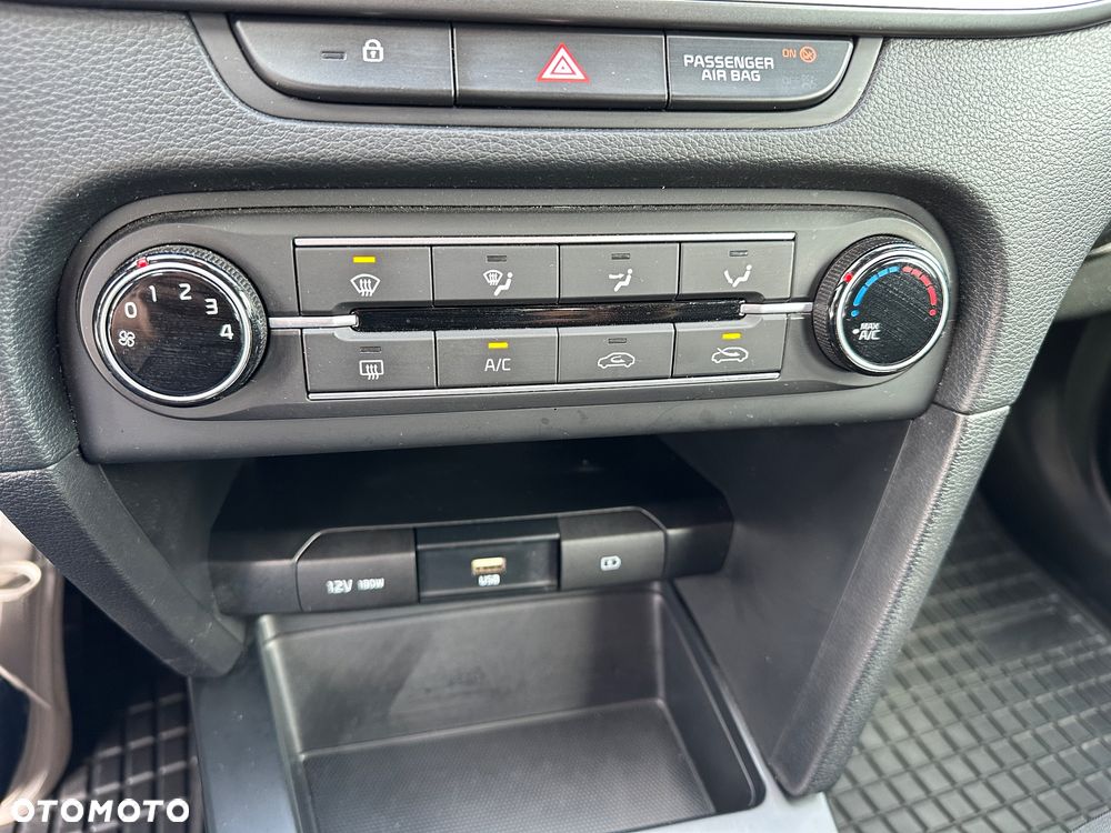 Kia Ceed 1.6 CRDi SCR M - 11