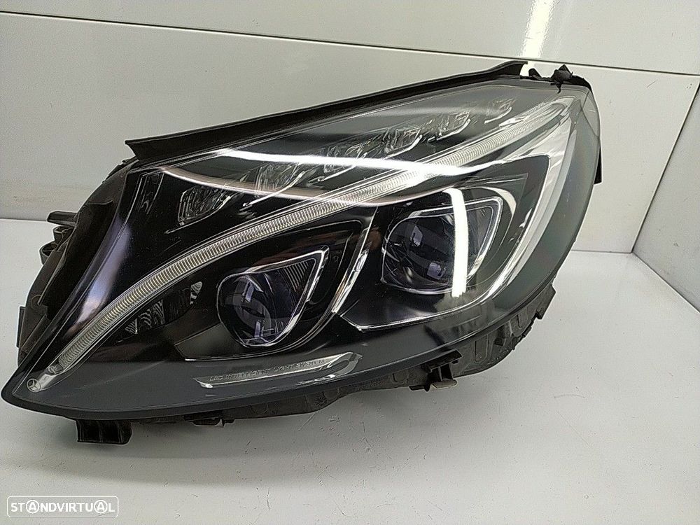Farol Esquerdo Mercedes-Benz C-Class (W205) - 1