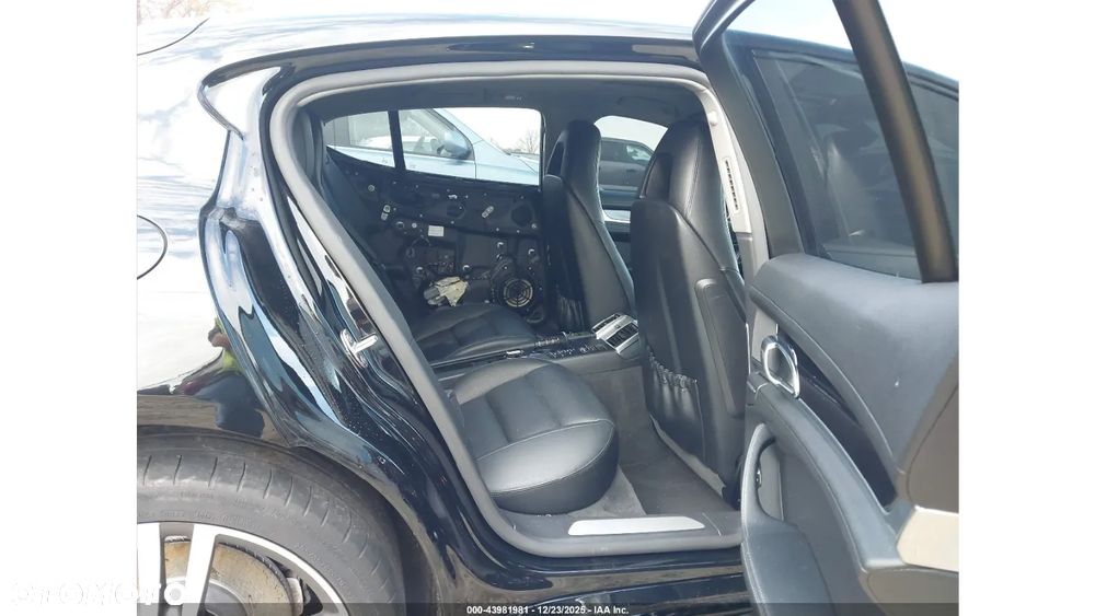 Porsche Panamera - 11