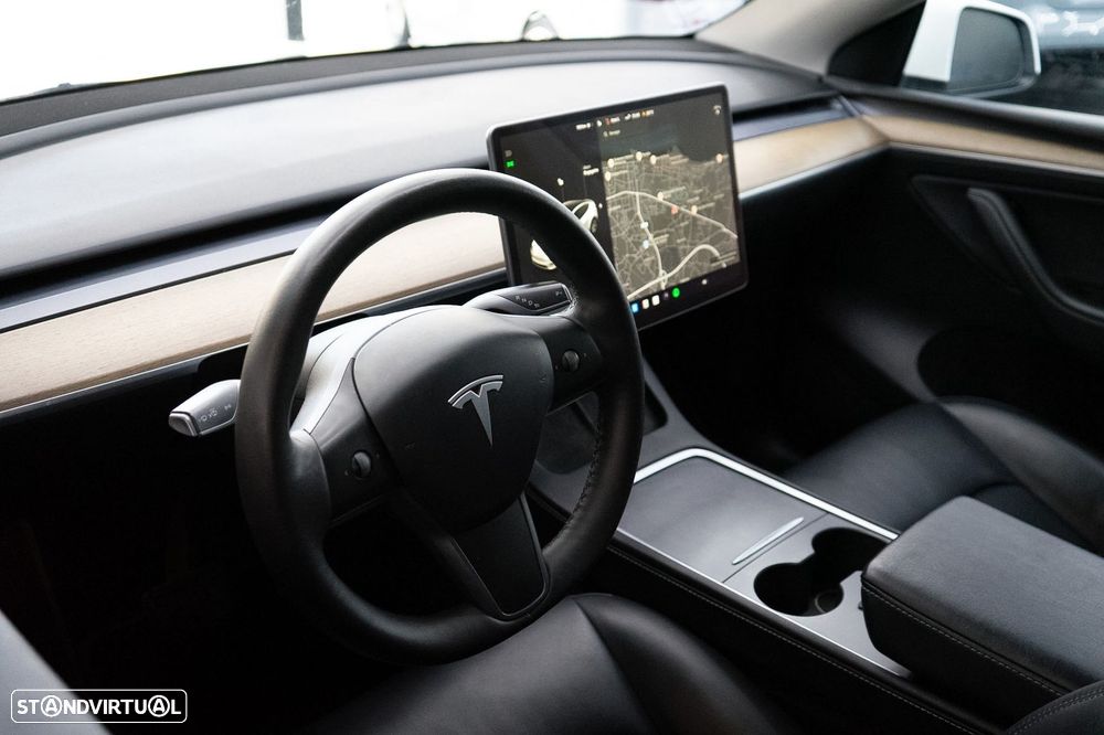 Tesla Model Y RWD - 6