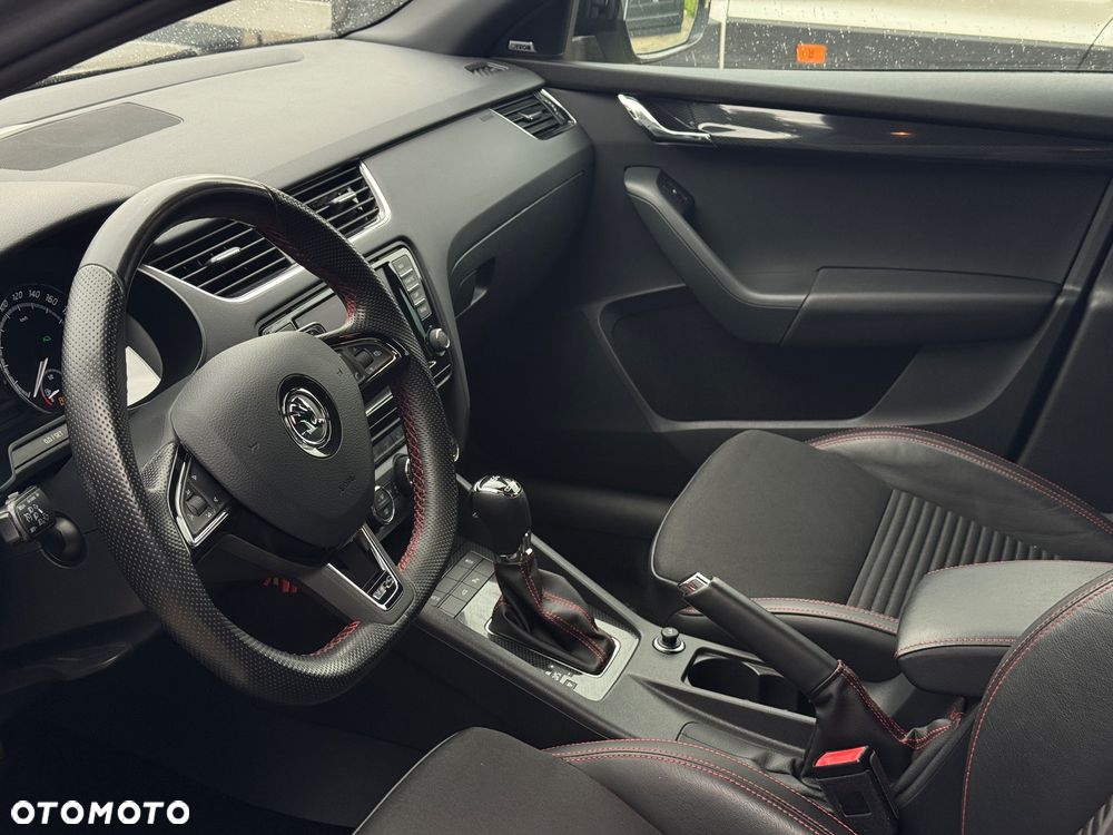 Skoda Octavia 2.0 TDI DSG RS - 13