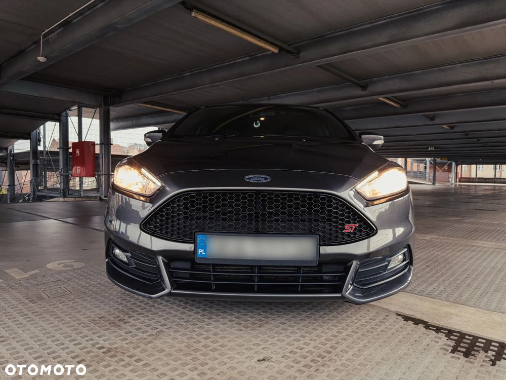 Ford Focus 2.0 EcoBoost ST - 26