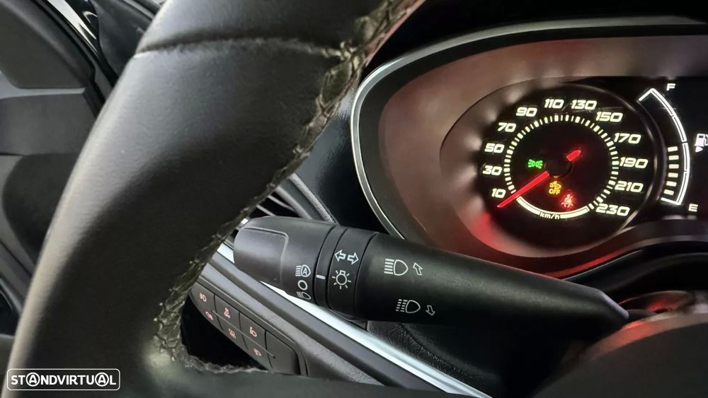 Fiat Tipo Station Wagon 1.3 M-Jet Lounge Tech - 32