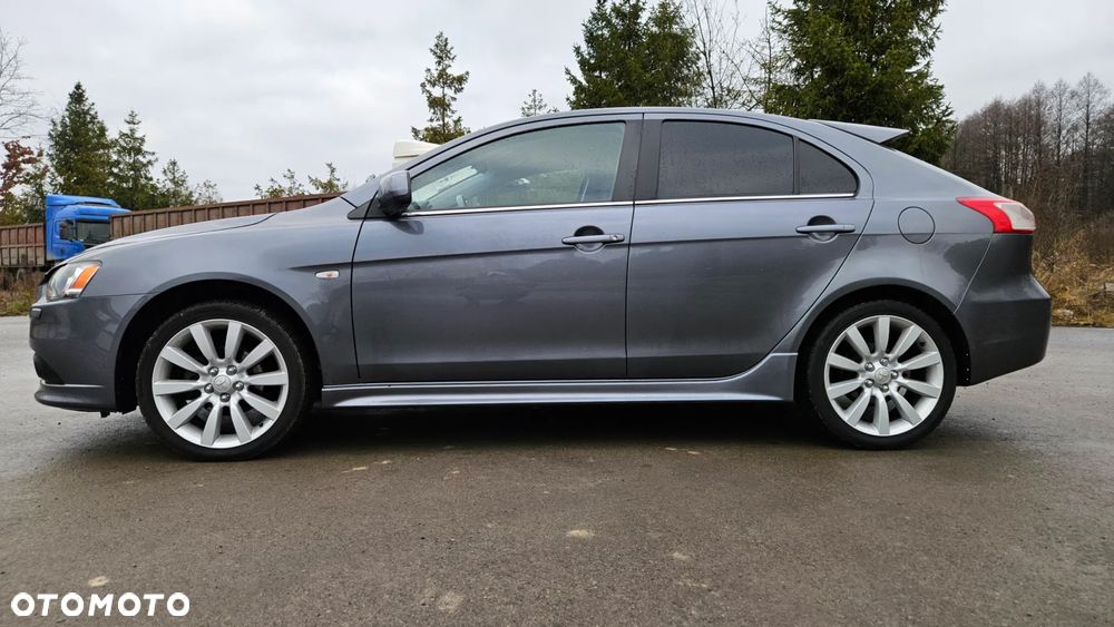 Mitsubishi Lancer 1.8 Intense - 12