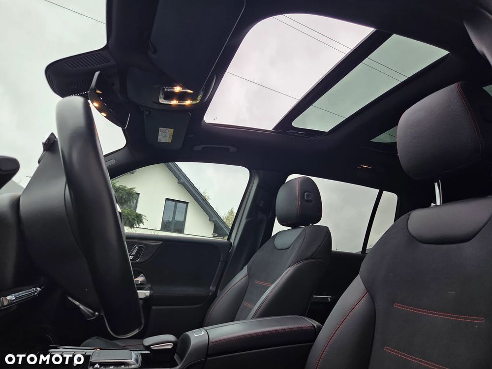 Mercedes-Benz GLB 250 4-Matic AMG Line 8G-DCT - 18
