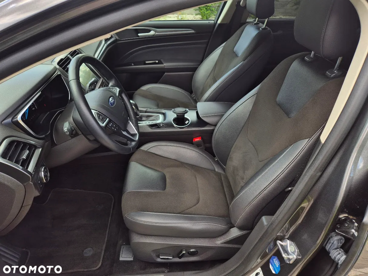 Ford Mondeo 2.0 Hybrid Titanium - 17