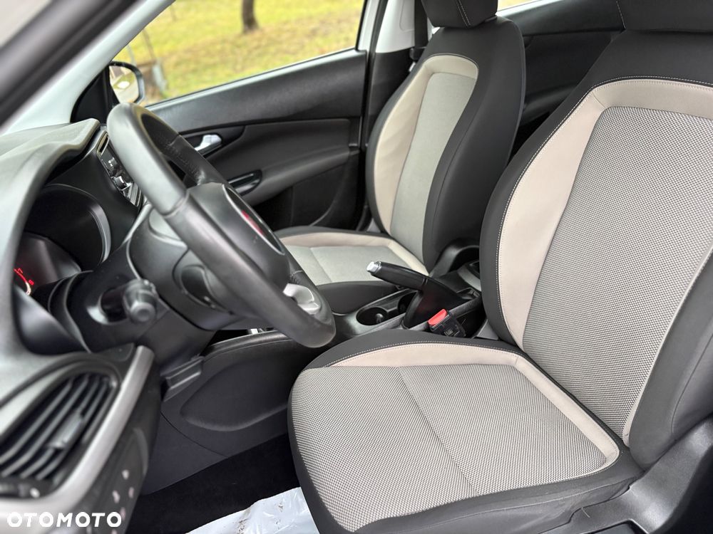 Fiat Tipo 1.4 16V Easy - 25