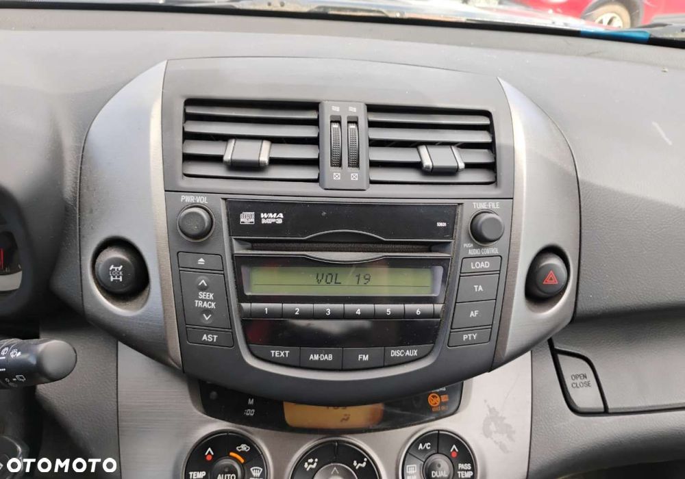 Toyota RAV4 - 16