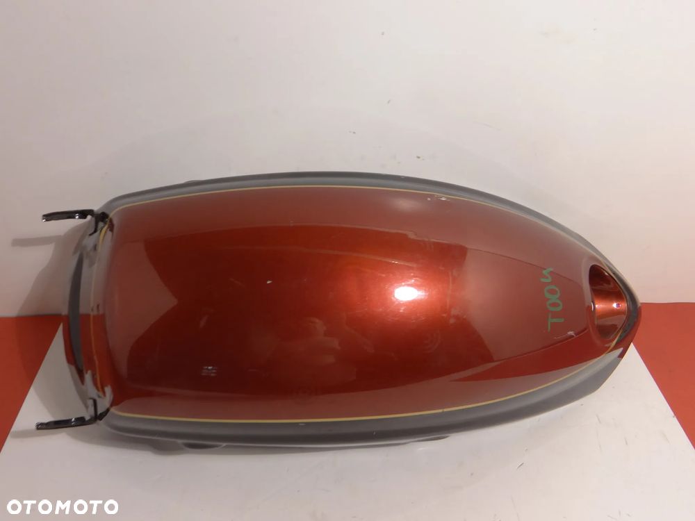 TRIUMPH RACET 3 BŁOTNIK TYŁ T004 - 11