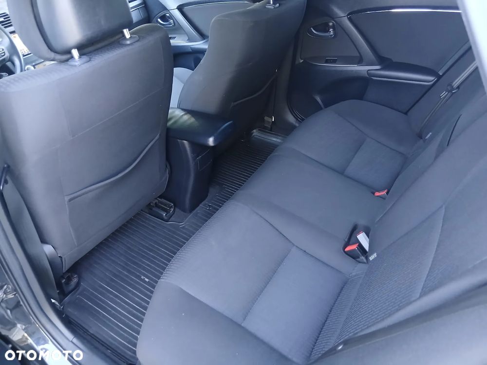 Toyota Avensis - 20