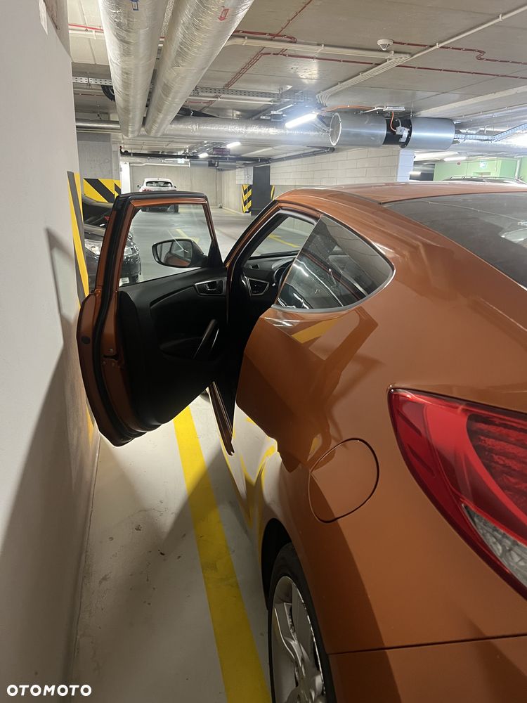 Hyundai Veloster 1.6 GDI Comfort - 26