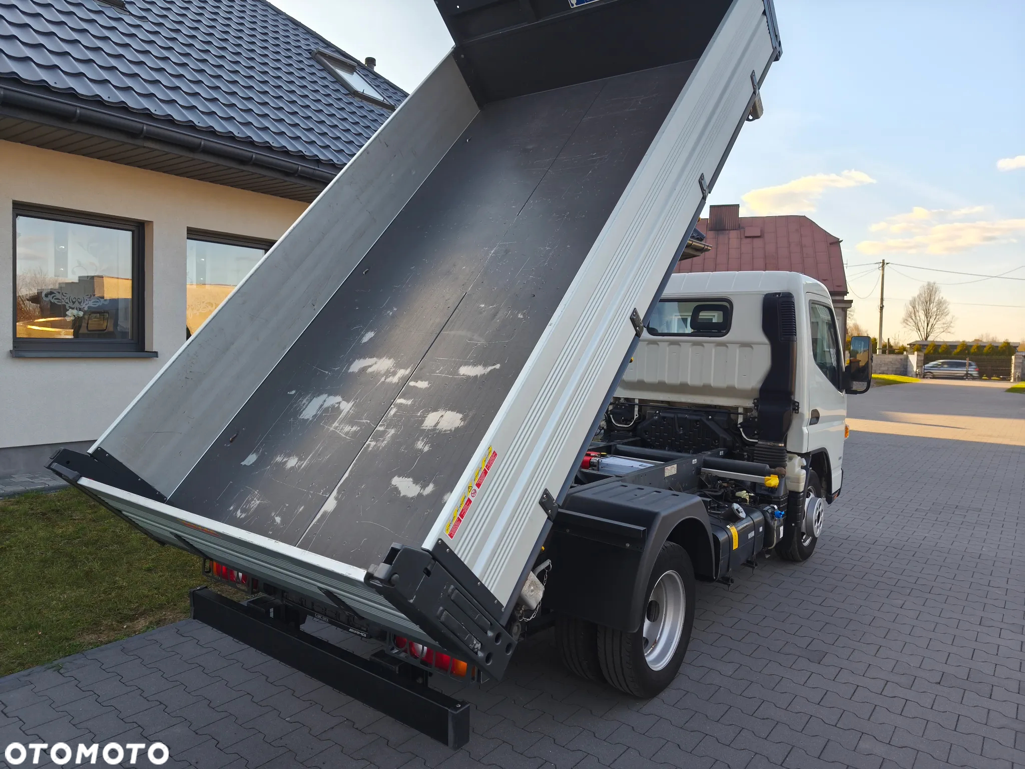 Mitsubishi Fuso Canter - 14