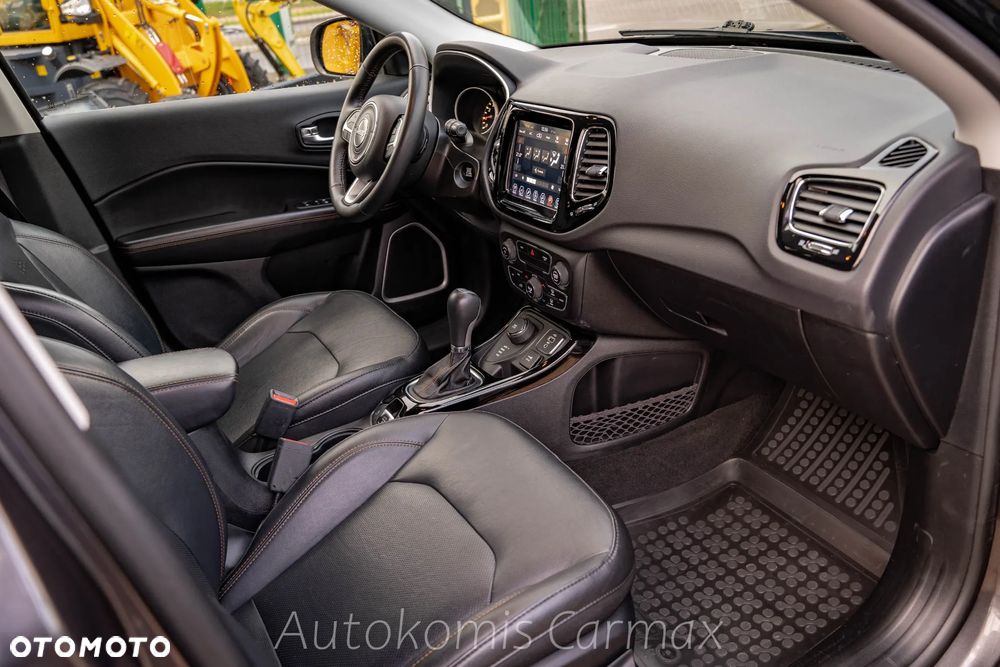Jeep Compass - 14