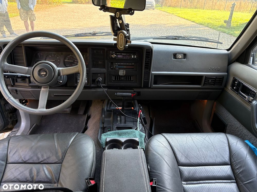 Jeep Cherokee - 14