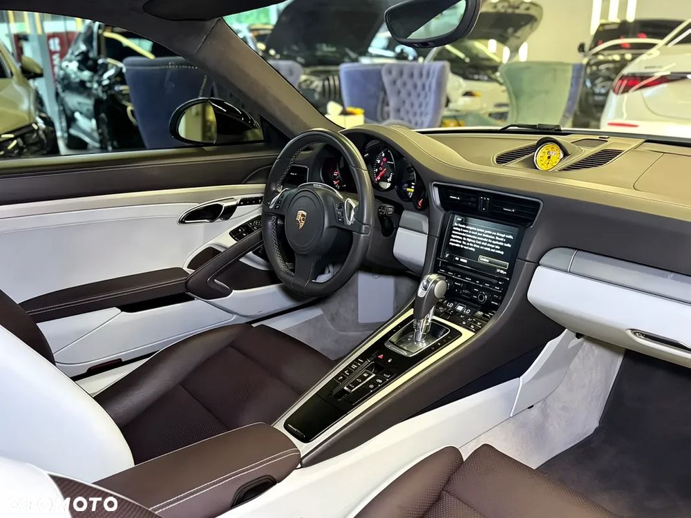 Porsche 911 Carrera 4S PDK - 12