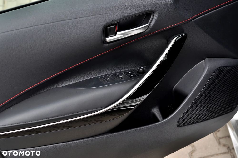 Toyota Corolla 2.0 Hybrid GR Sport - 18