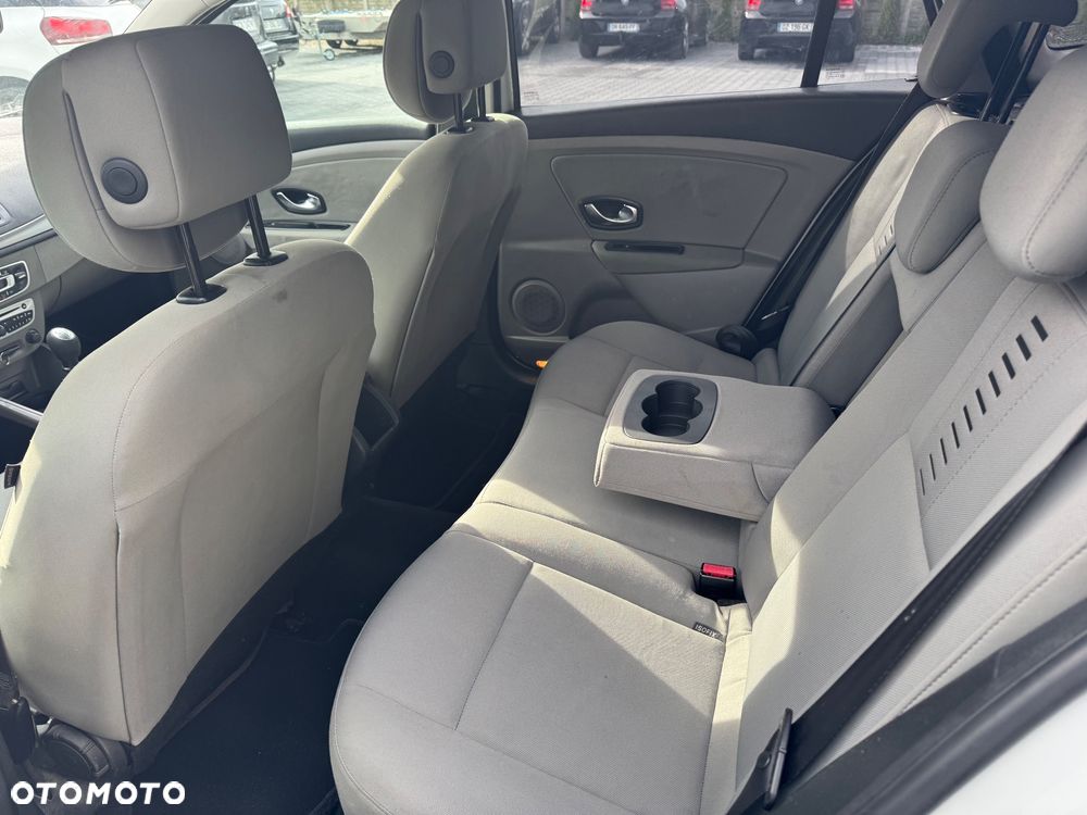 Renault Megane 1.9 dCi FAP Dynamique - 16