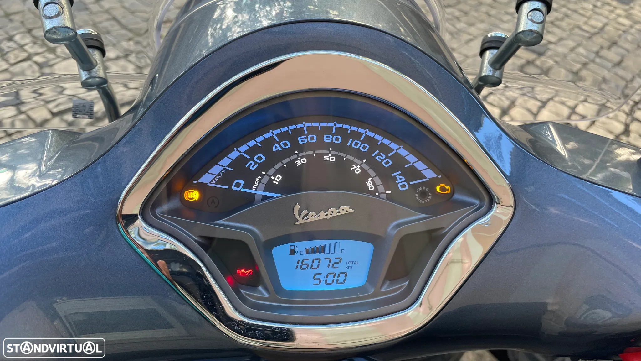 Vespa GTS Super 300 HPE - Com Acessórios - 7