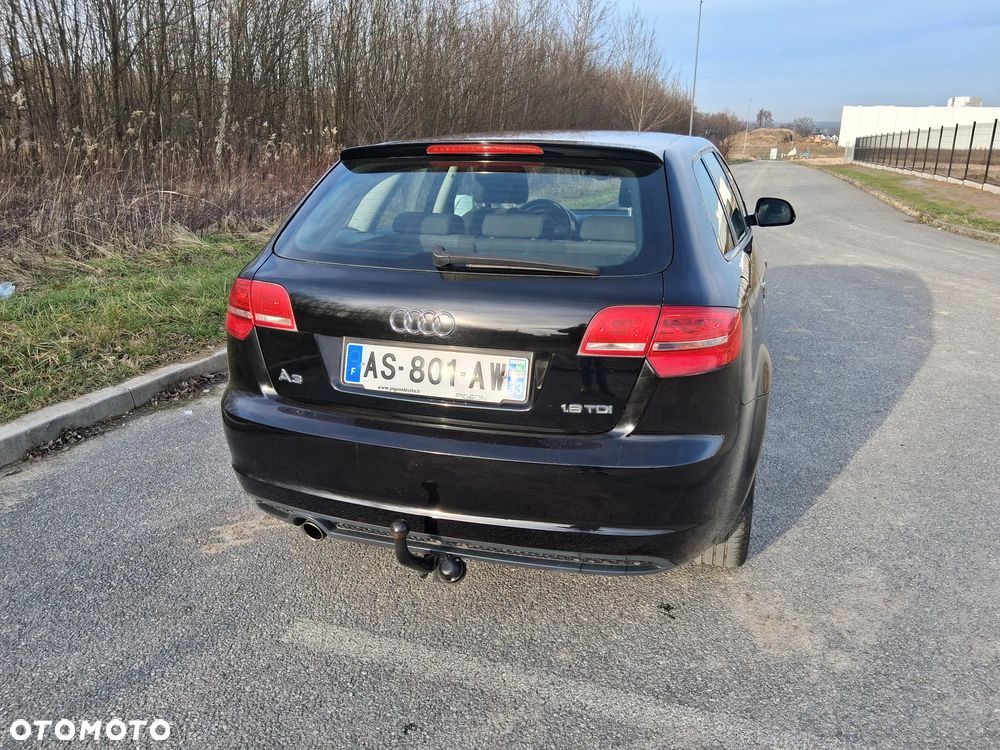 Audi A3 Sportback 1.6 TDI DPF S line Sportpaket - 15
