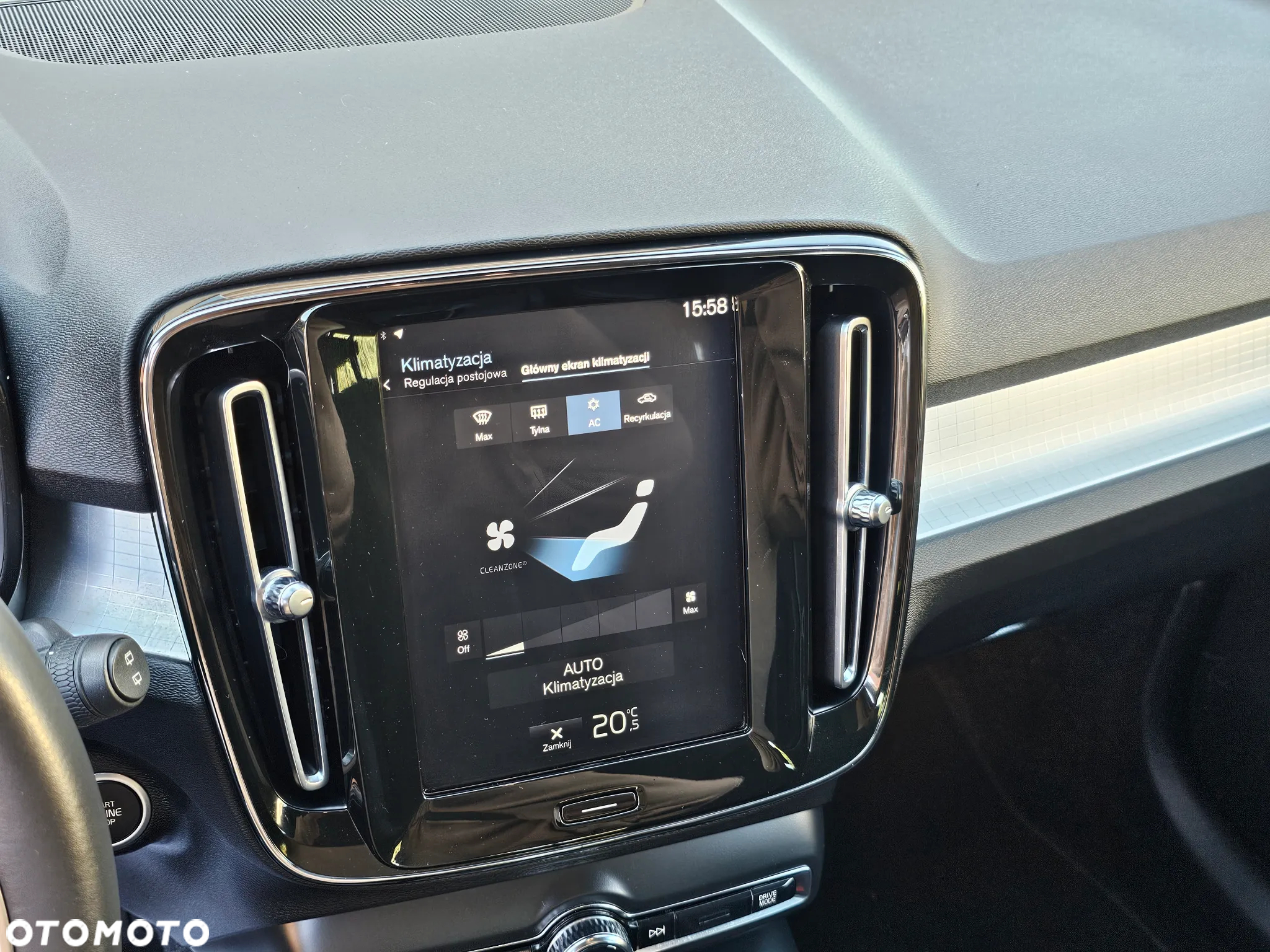 Volvo XC 40 D3 Momentum Pro - 22