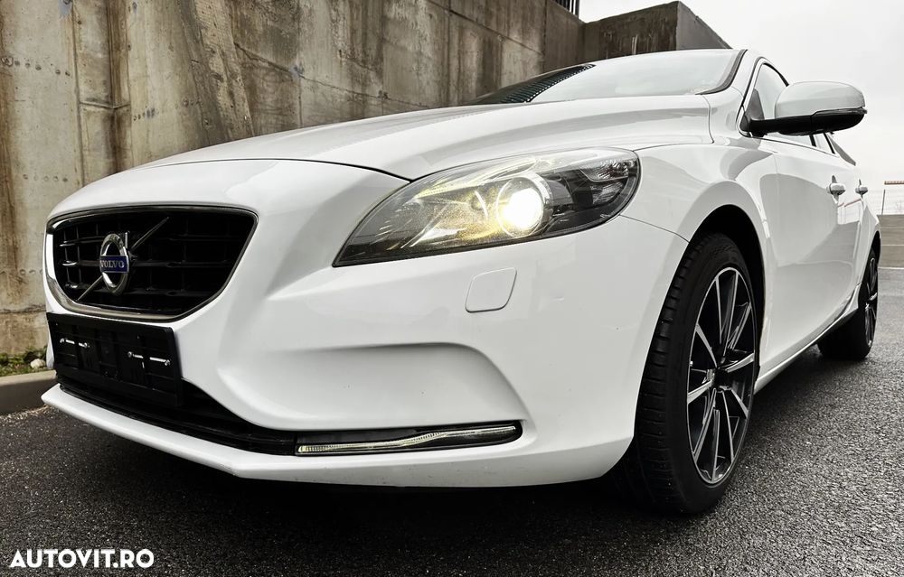 Volvo V40 D2 Geartronic Summum - 20