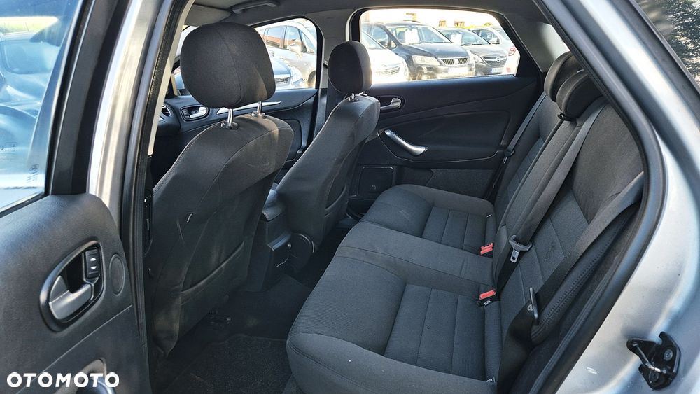 Ford Mondeo 2.0 FF Ghia - 30