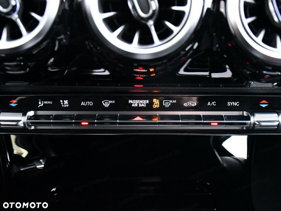 Mercedes-Benz Klasa A 200 d AMG Line 8G-DCT - 11