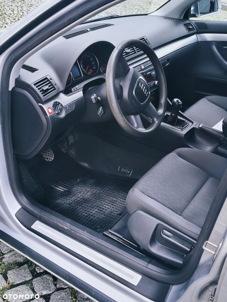 Audi A4 Avant 1.6 - 9