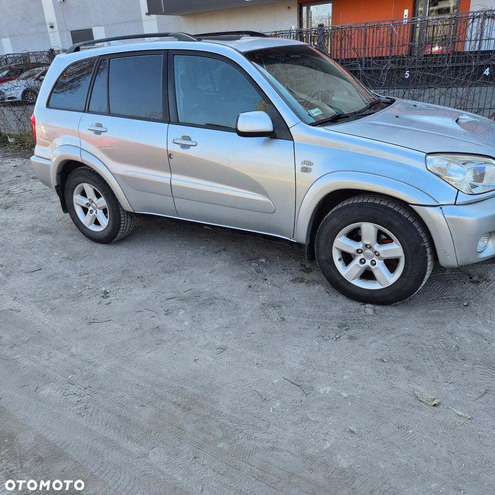 Toyota RAV4 2.0 D-4D 4x4 - 2