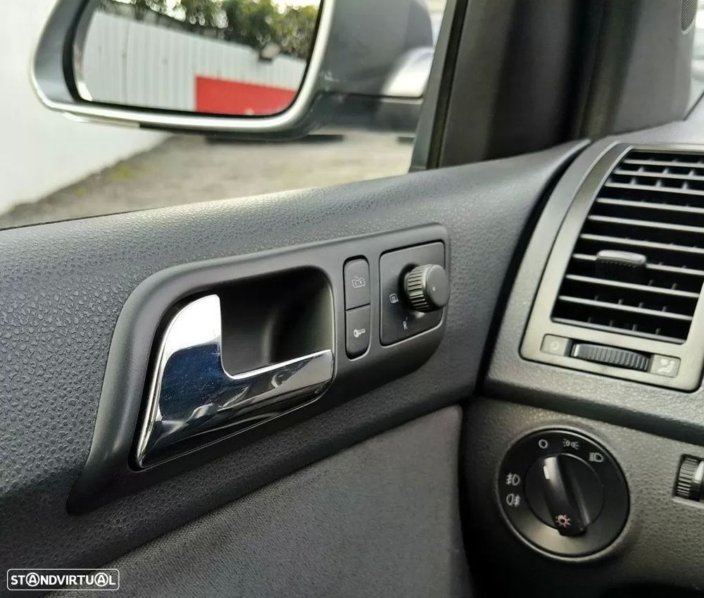 Volkswagen Polo 1.4 TDi Trendline — fotografia 14