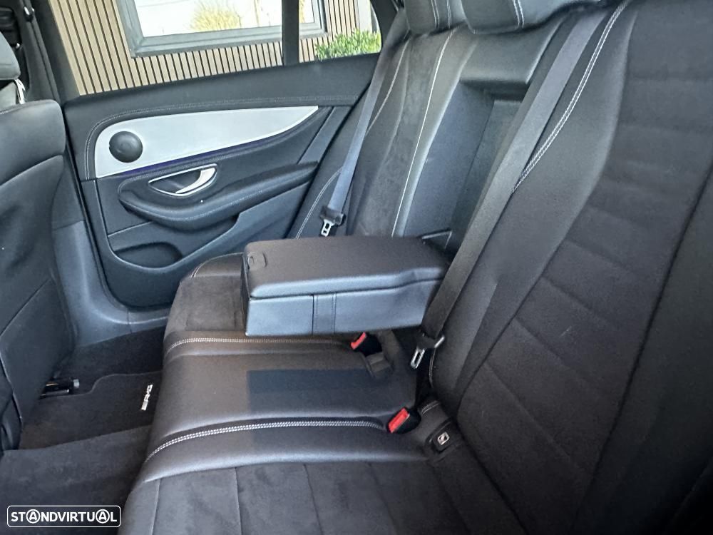 Mercedes-Benz E 300 de AMG Line - 38