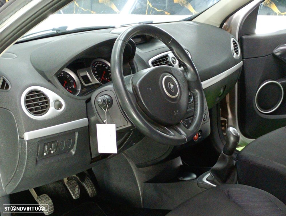 Renault Clio 1.2 16V Dynamique - 13