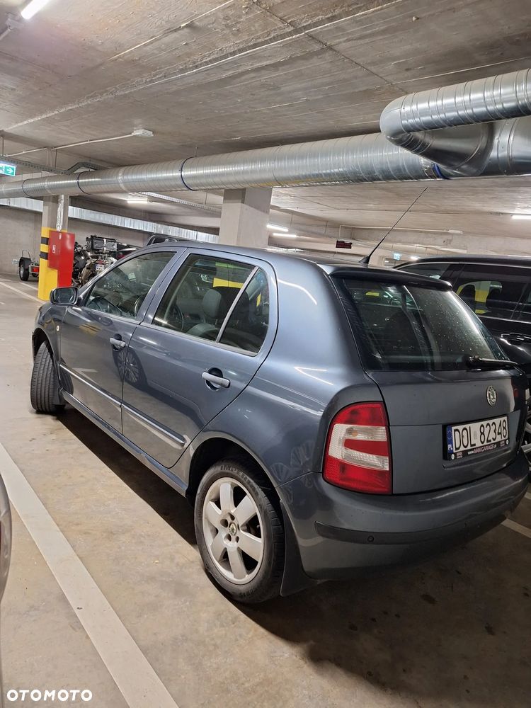 Skoda Fabia 2005 photo 2