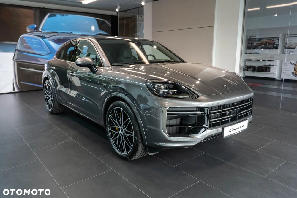 Porsche Cayenne Turbo E-Hybrid PHEV - 6