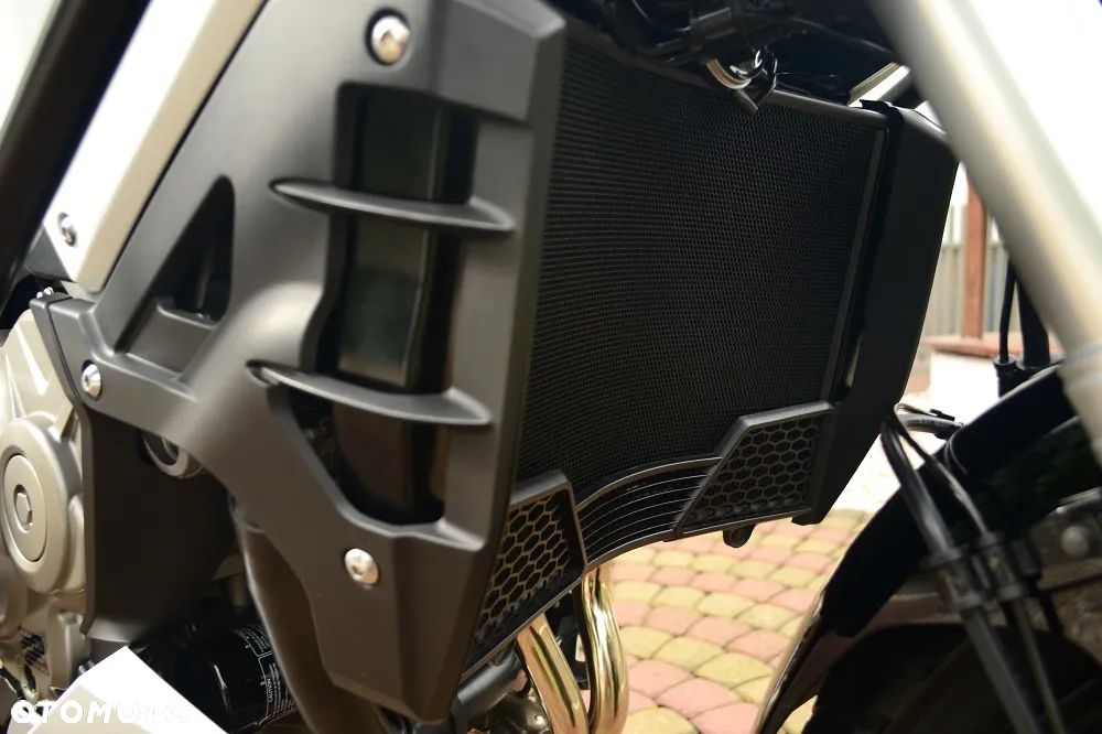 Honda VFR - 12