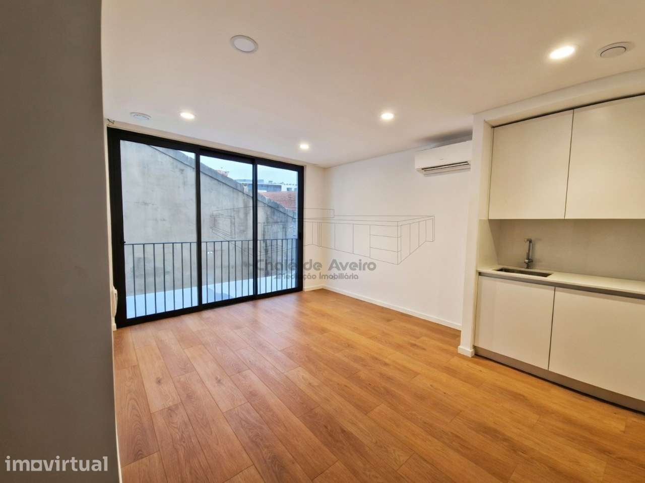 Apartamento T1 Venda em Aveiro - Junto à Estação de Aveiro - Grande imagem: 4/16