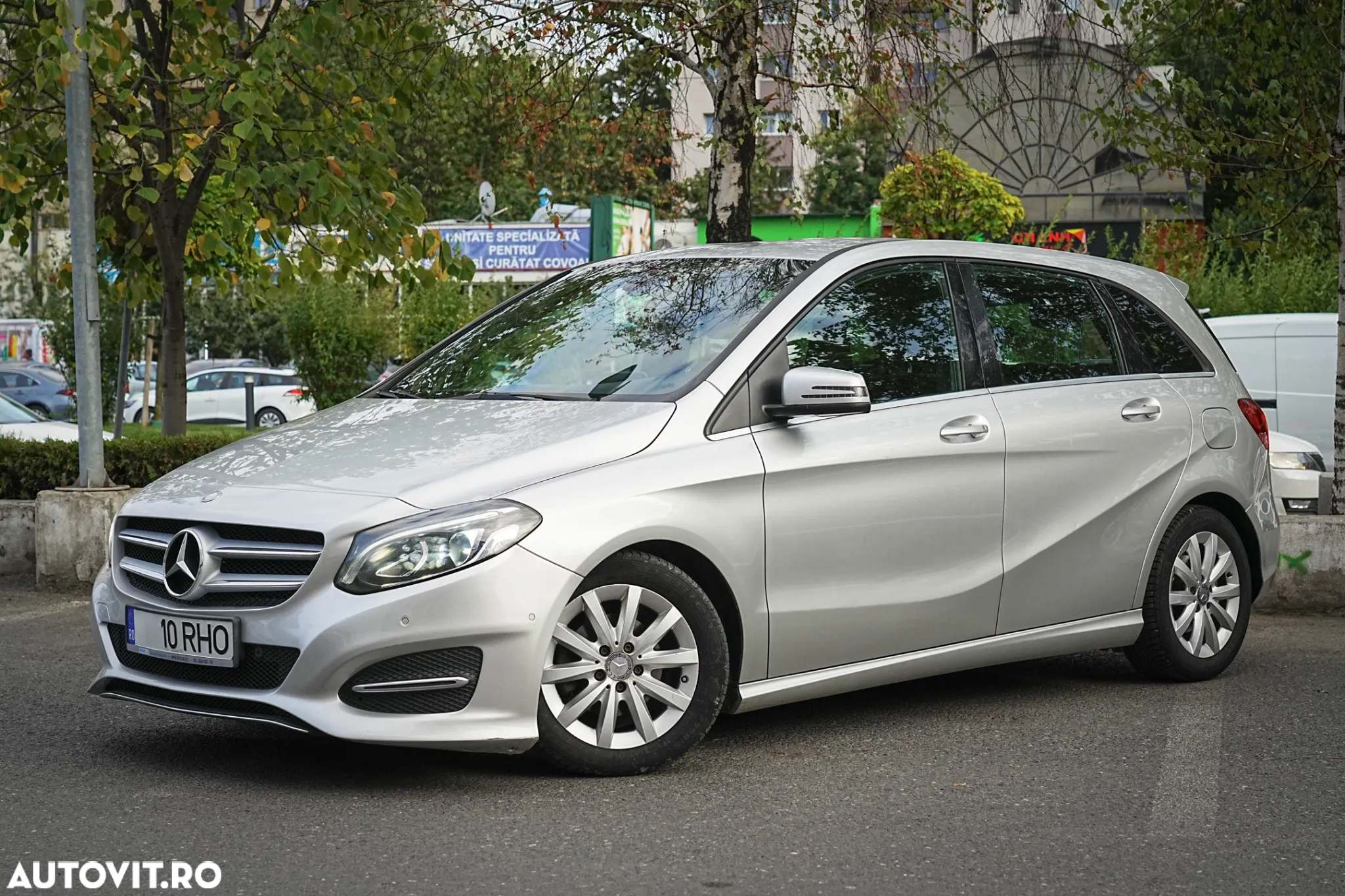 Mercedes-Benz B - 10