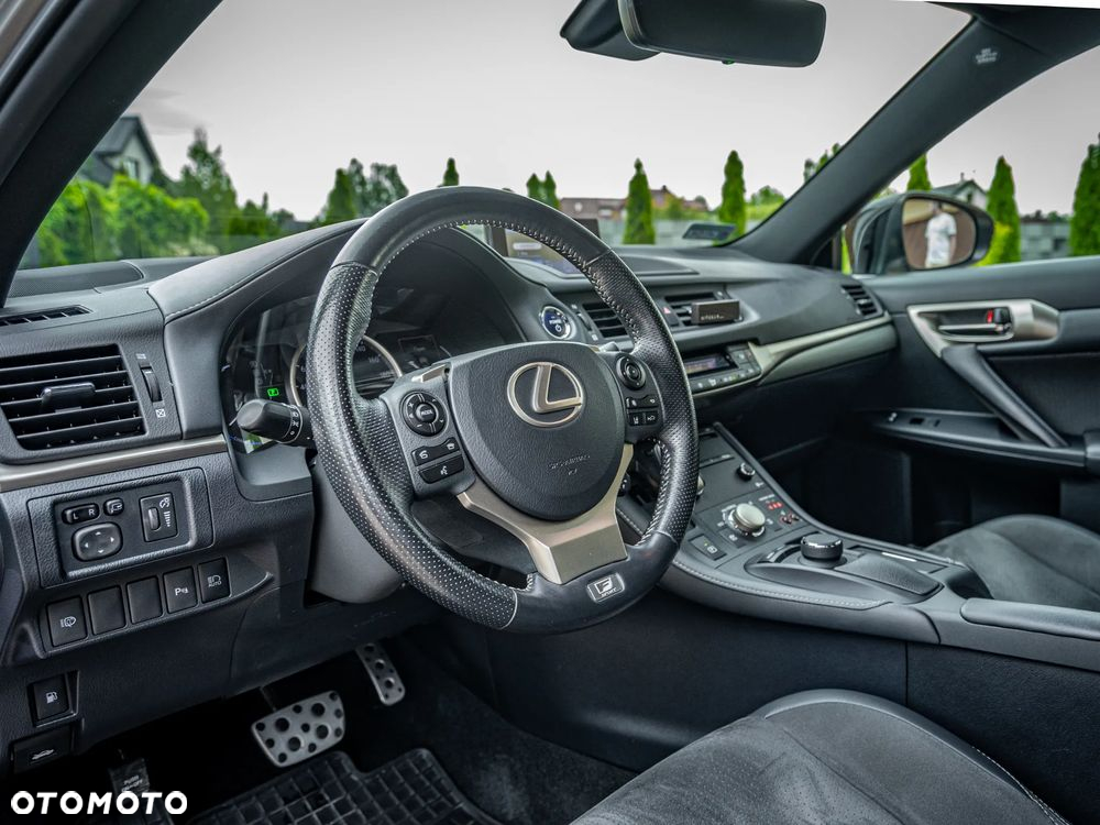 Lexus CT 200h F Sport Edition - 11