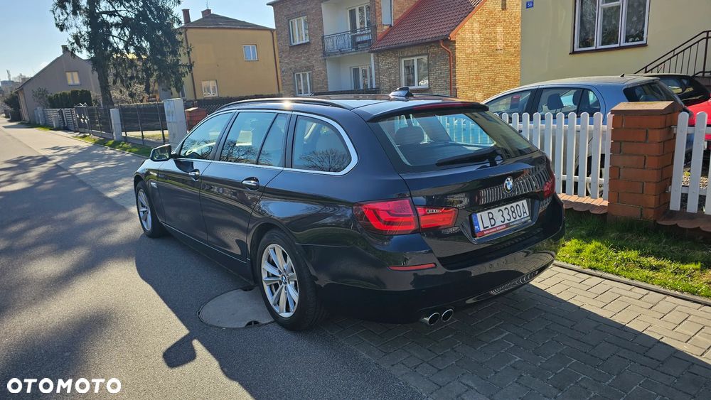 BMW Seria 5 525d xDrive - 2