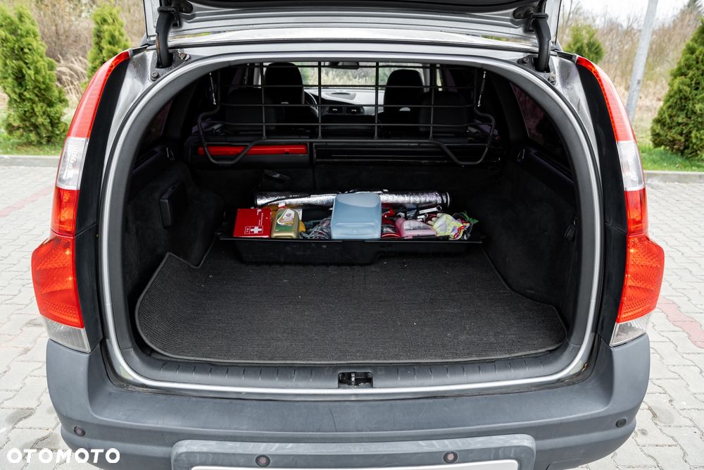 Volvo XC 70 D5 AWD Kinetic - 16