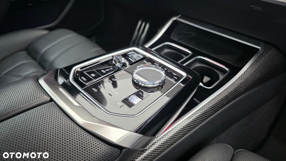 BMW Seria 7 740Ld xDrive sport - 34