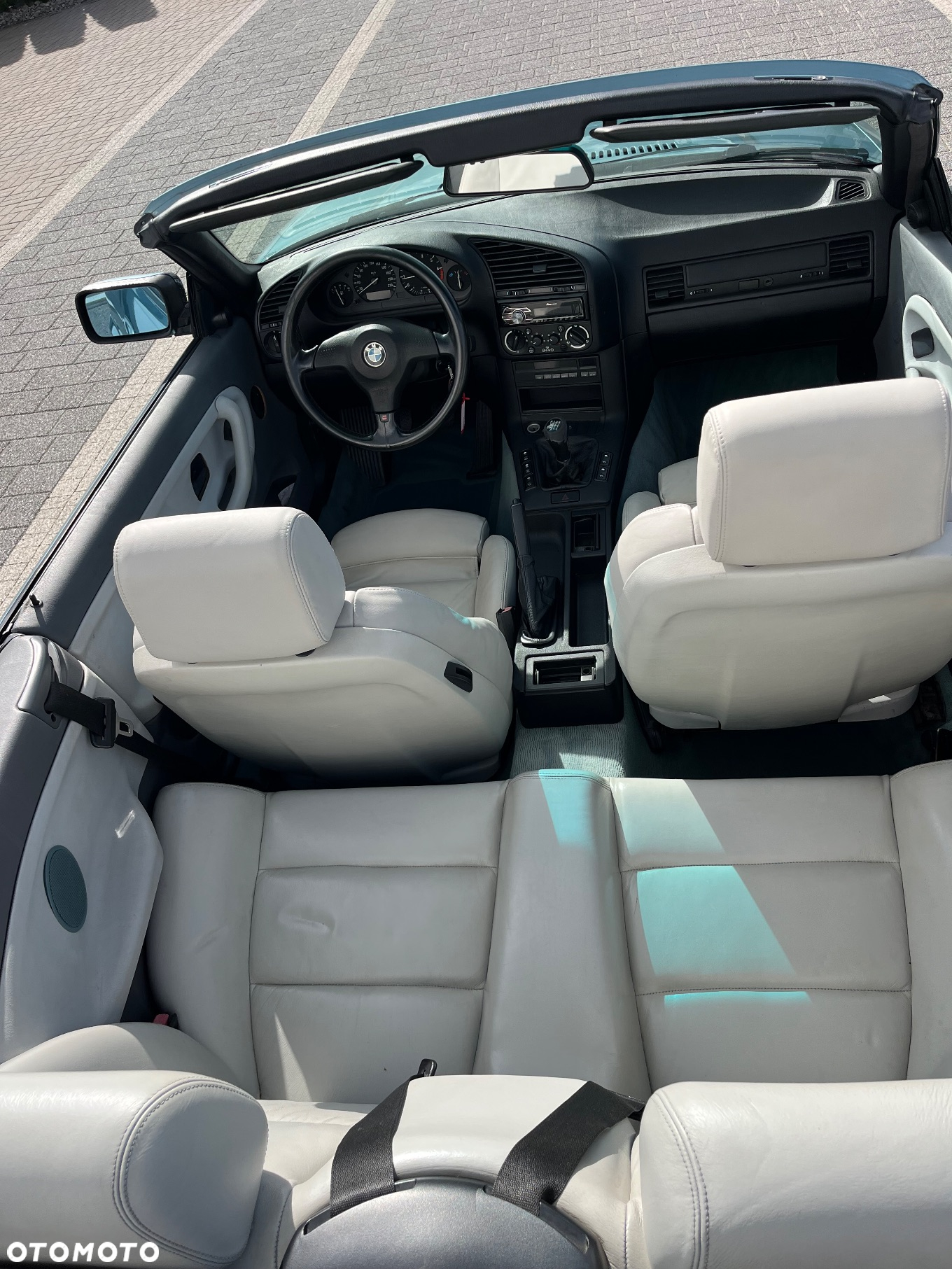 BMW Seria 3 318i Cabriolet - 4