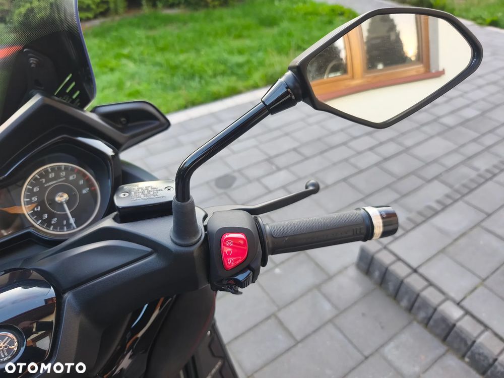 Yamaha NMAX - 28