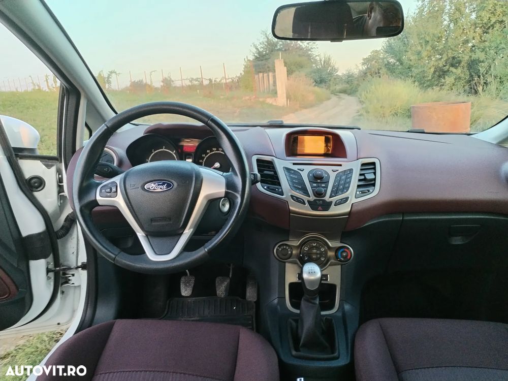 Ford Fiesta - 8