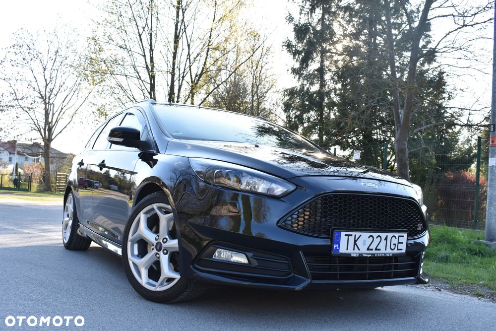 Ford Focus 2.0 EcoBoost ST mit Leder-Sport-Paket - 9