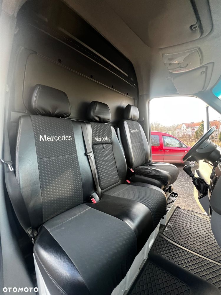 Mercedes-Benz Sprinter - 24