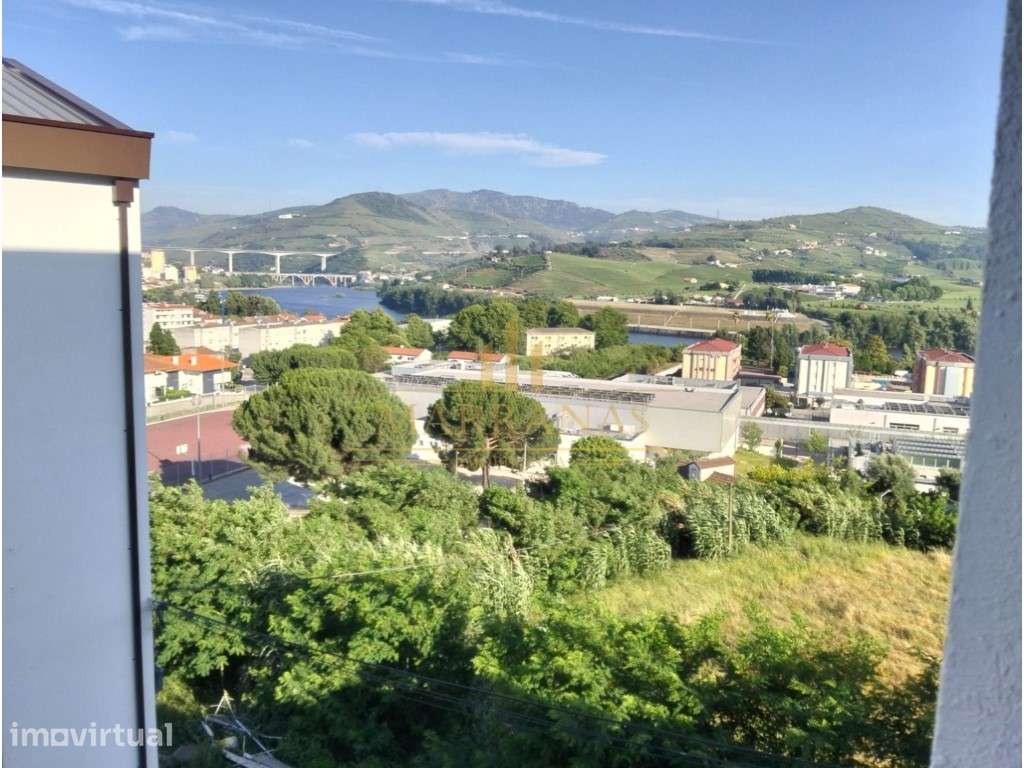 Apartamento T3 Totalmente Remodelado com Vista para o Douro - Peso ... - Grande imagem: 3/24